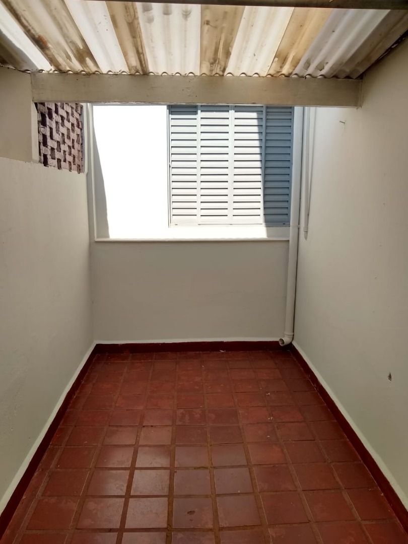 Casa à venda com 2 quartos, 79m² - Foto 2