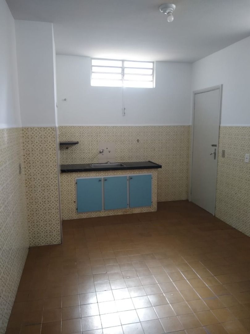 Casa à venda com 2 quartos, 79m² - Foto 9