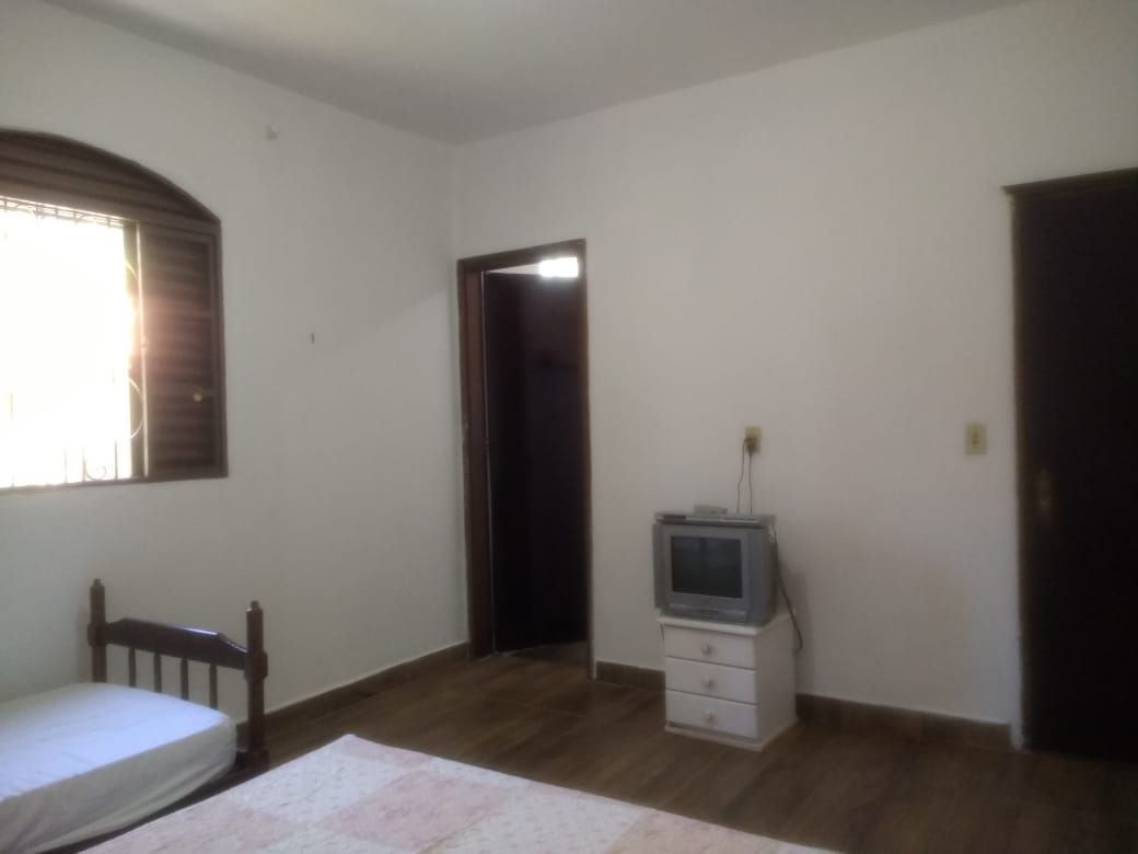 Chácara à venda com 4 quartos, 170m² - Foto 13