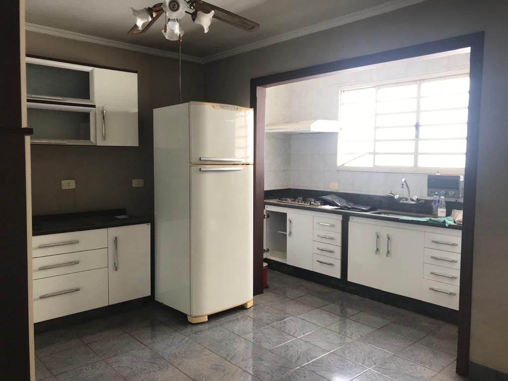 Casa Comercial à venda com 3 quartos, 150m² - Foto 11