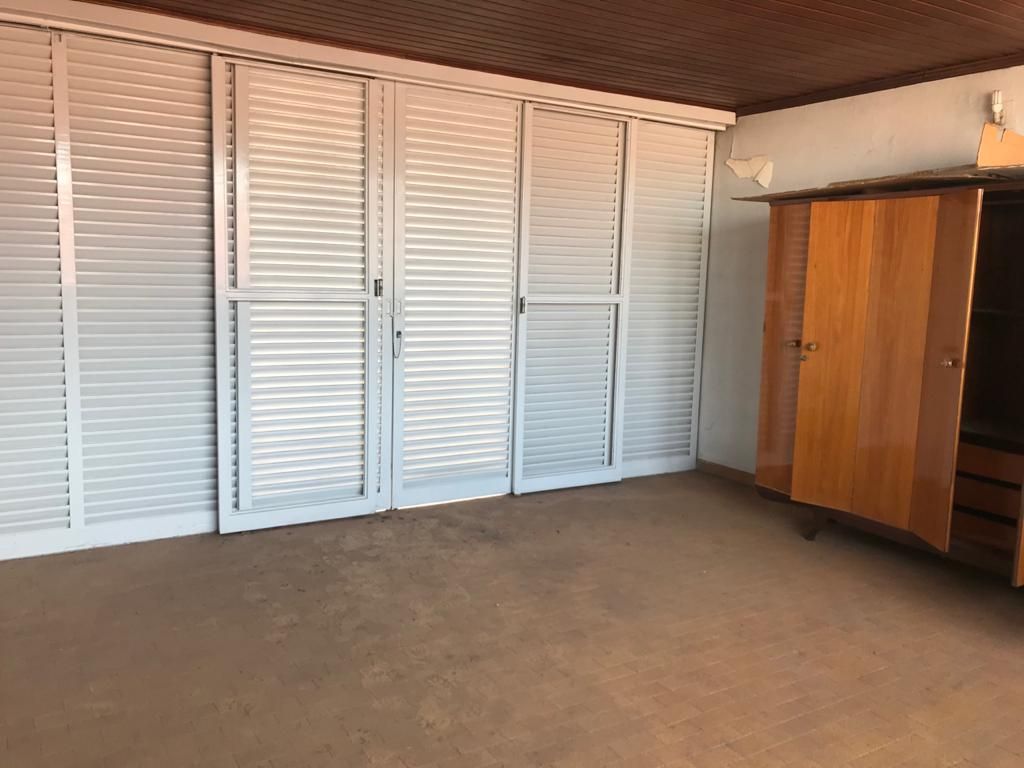 Casa Comercial à venda com 3 quartos, 150m² - Foto 2