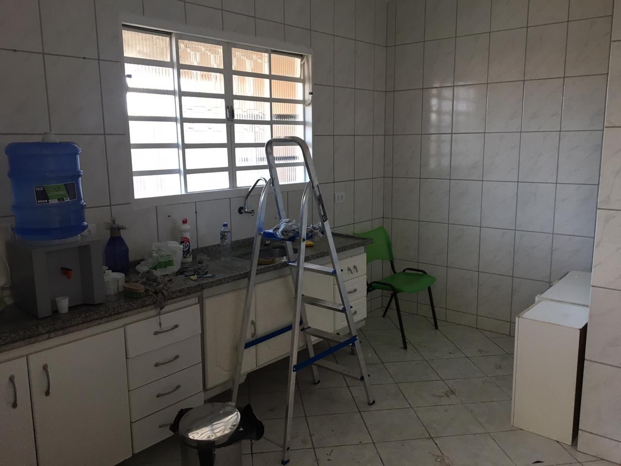 Casa para alugar com 2 quartos, 75m² - Foto 9