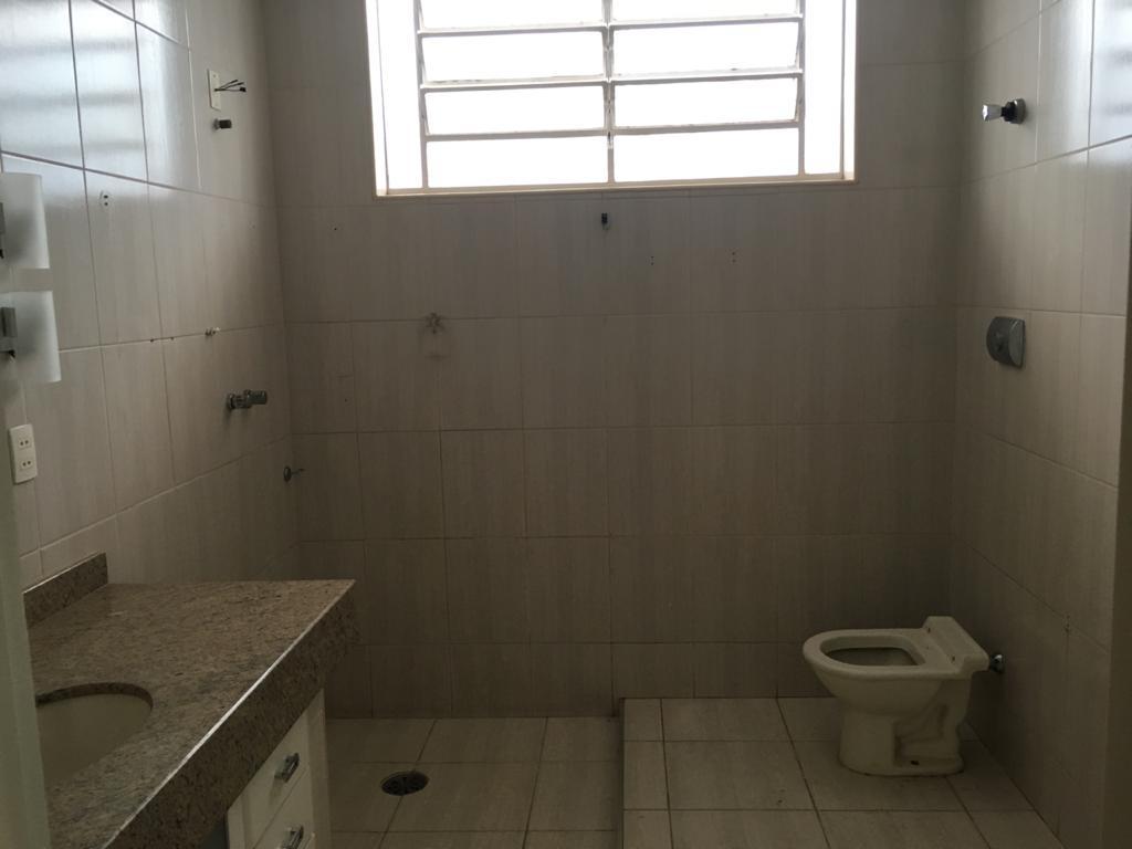 Casa à venda com 3 quartos, 280m² - Foto 11