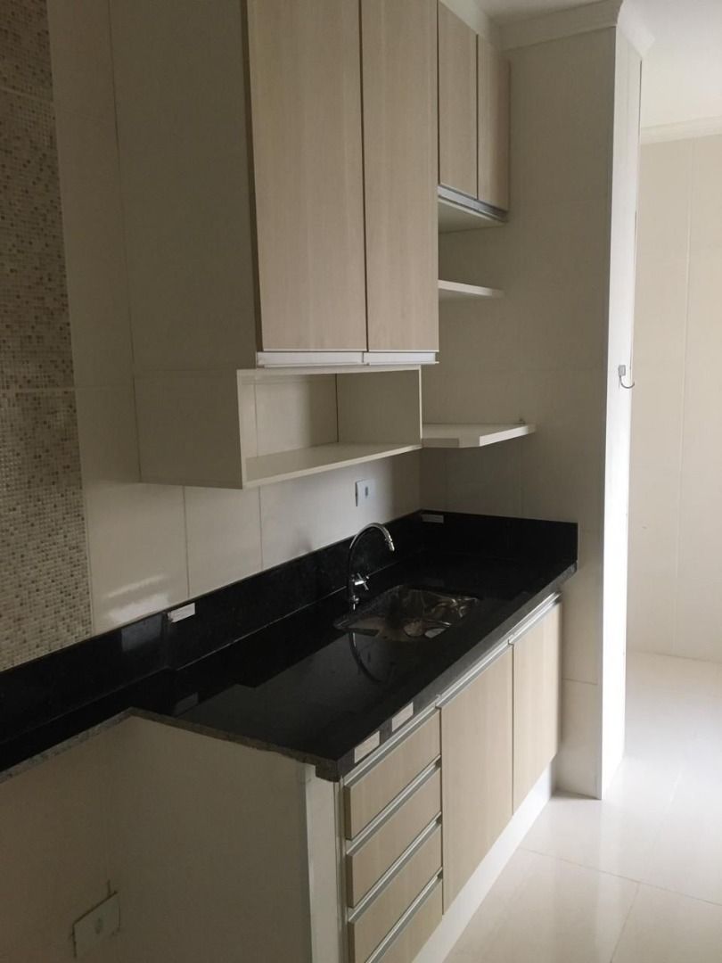 Apartamento para alugar com 3 quartos, 87m² - Foto 12