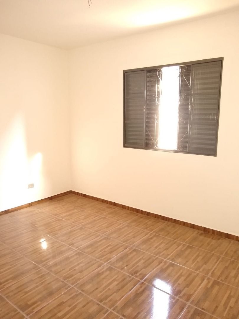 Casa para alugar com 3 quartos, 100m² - Foto 12