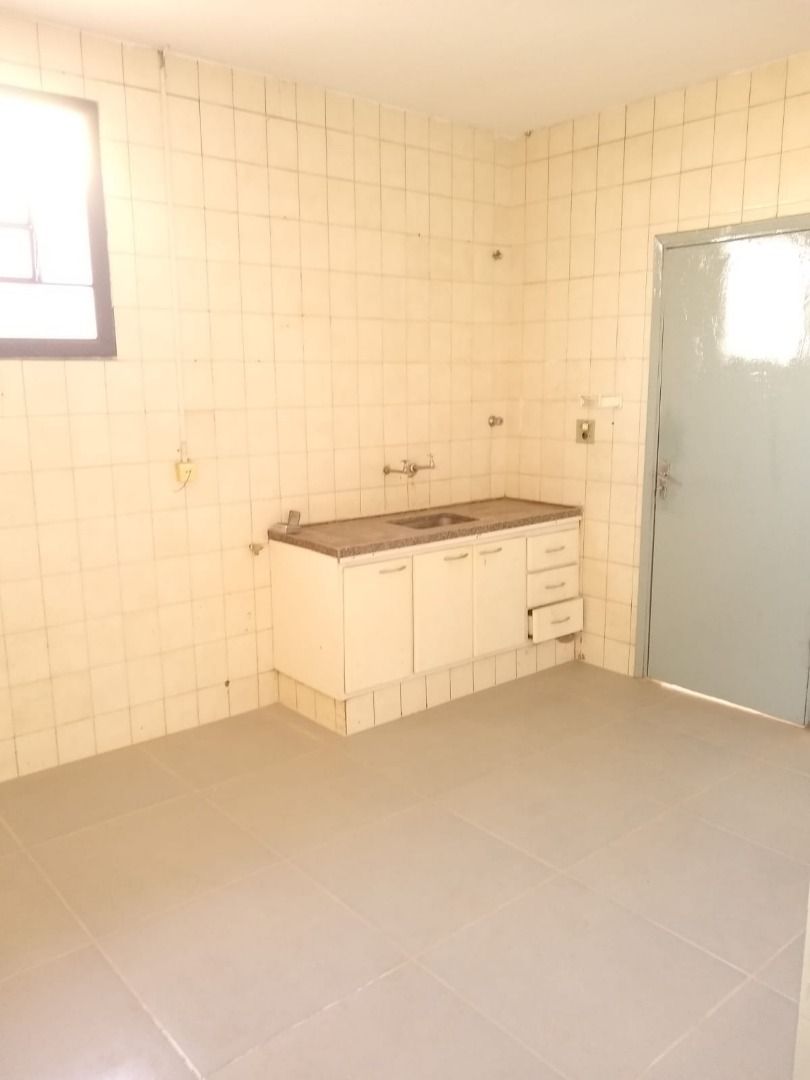 Casa para alugar com 3 quartos, 100m² - Foto 17