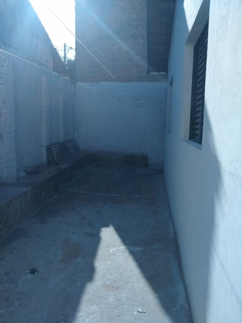 Casa para alugar com 3 quartos, 100m² - Foto 3