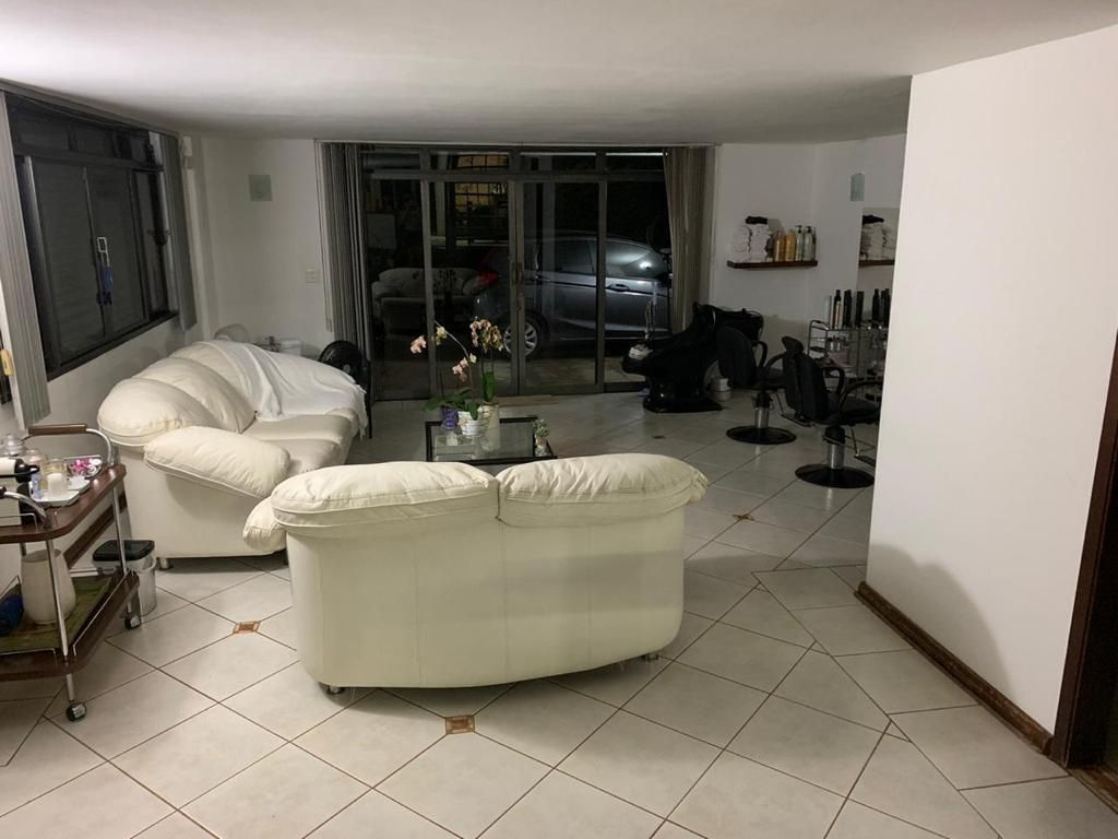 Casa à venda com 3 quartos, 365m² - Foto 11