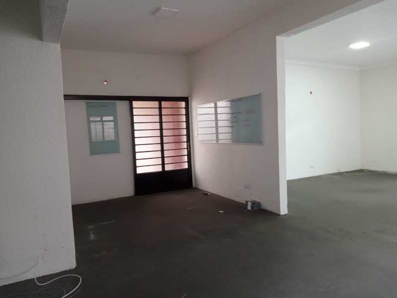 Casa Comercial para alugar com 3 quartos, 217m² - Foto 9