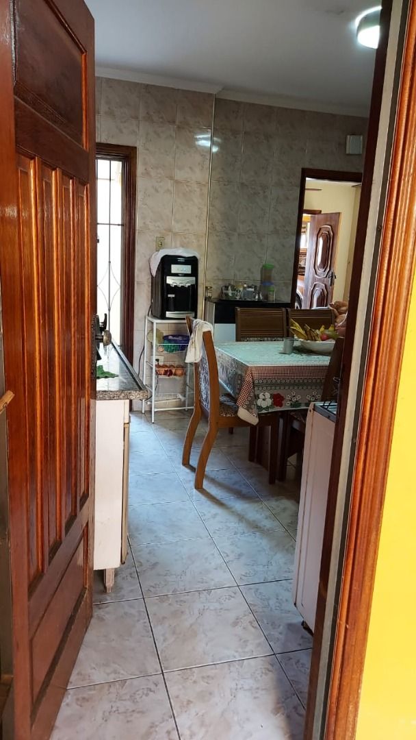 Casa à venda com 3 quartos, 160m² - Foto 4