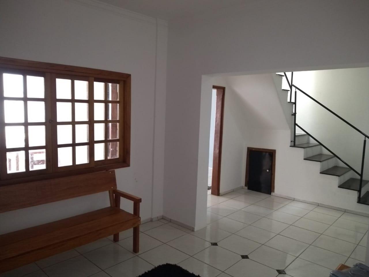 Casa à venda com 2 quartos, 180m² - Foto 2