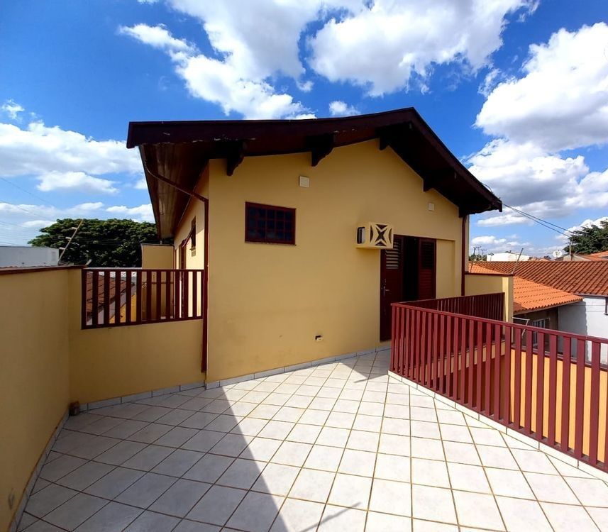 Casa à venda com 3 quartos, 179m² - Foto 1