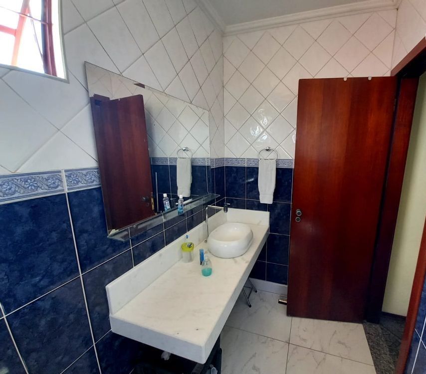 Casa à venda com 3 quartos, 179m² - Foto 9