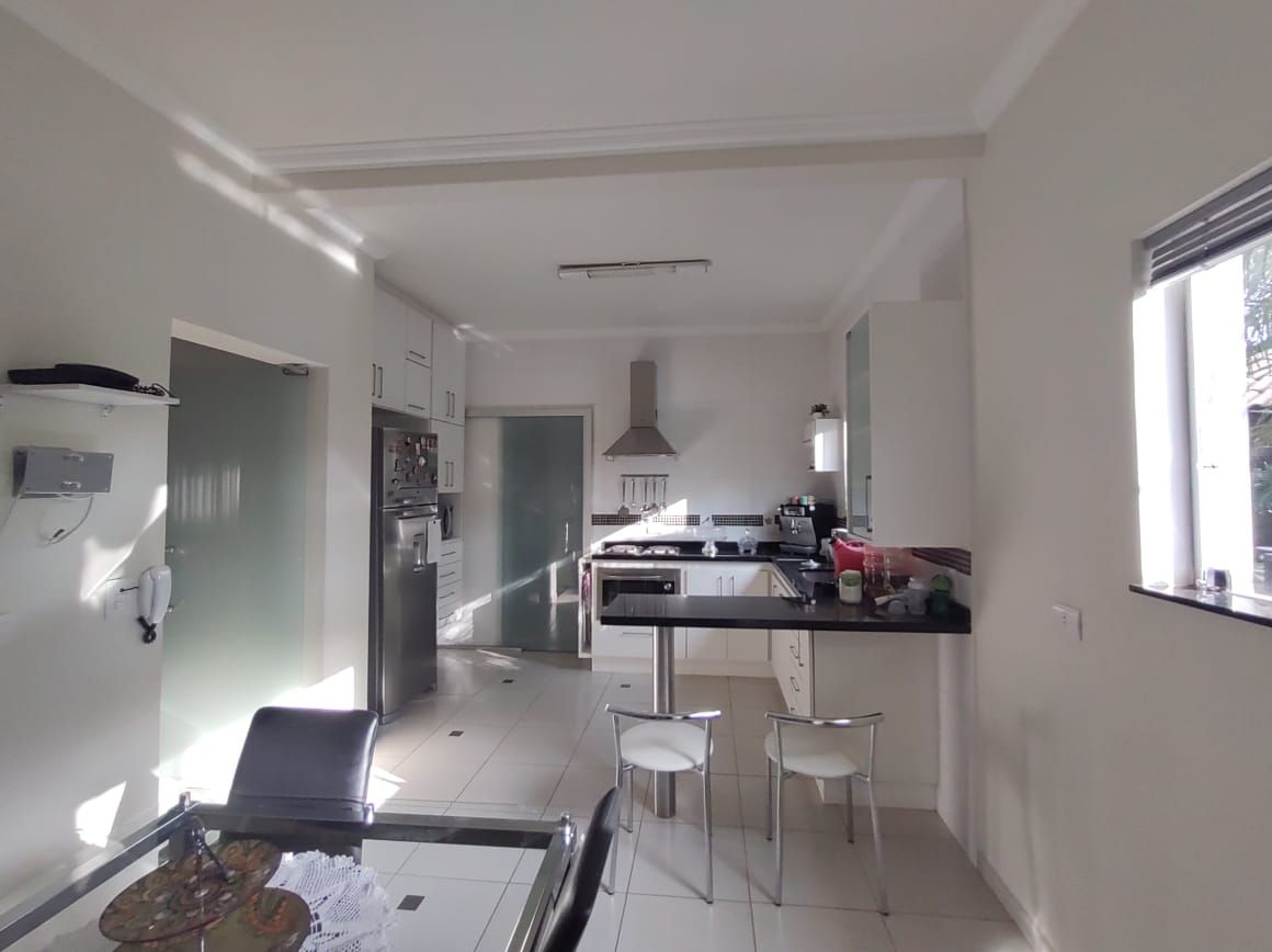 Casa de Condomínio à venda com 4 quartos, 300m² - Foto 5