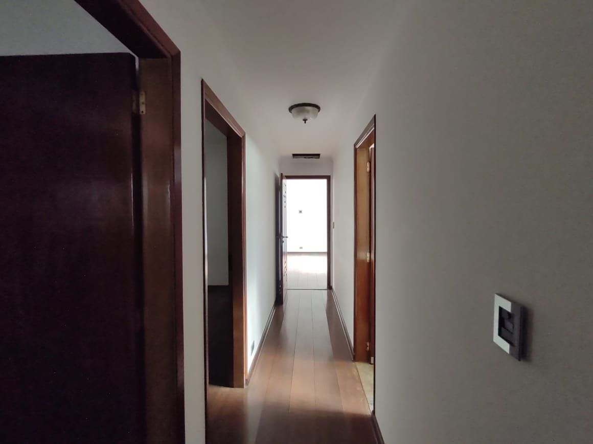 Casa Comercial para alugar com 3 quartos, 219m² - Foto 12