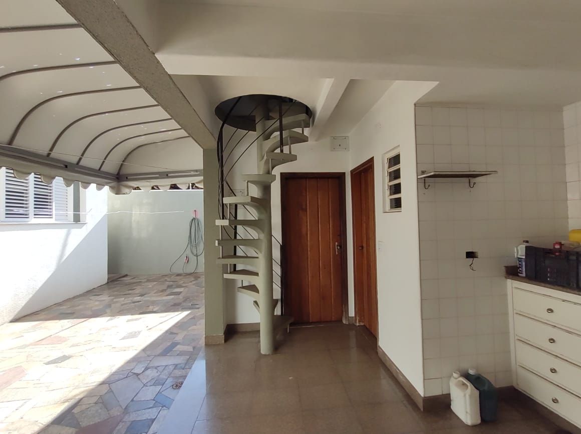 Casa Comercial para alugar com 3 quartos, 219m² - Foto 14