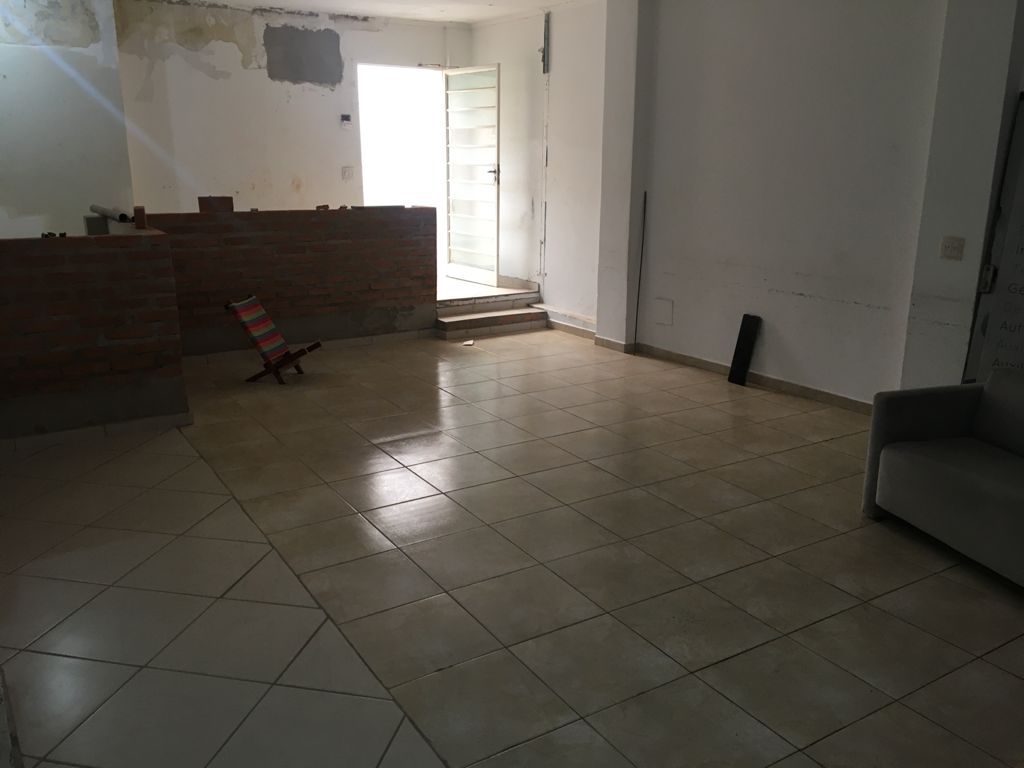 Casa para alugar com 3 quartos, 244m² - Foto 11