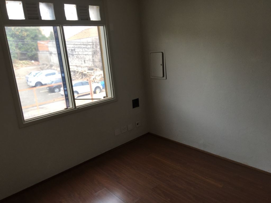 Casa para alugar com 3 quartos, 244m² - Foto 3