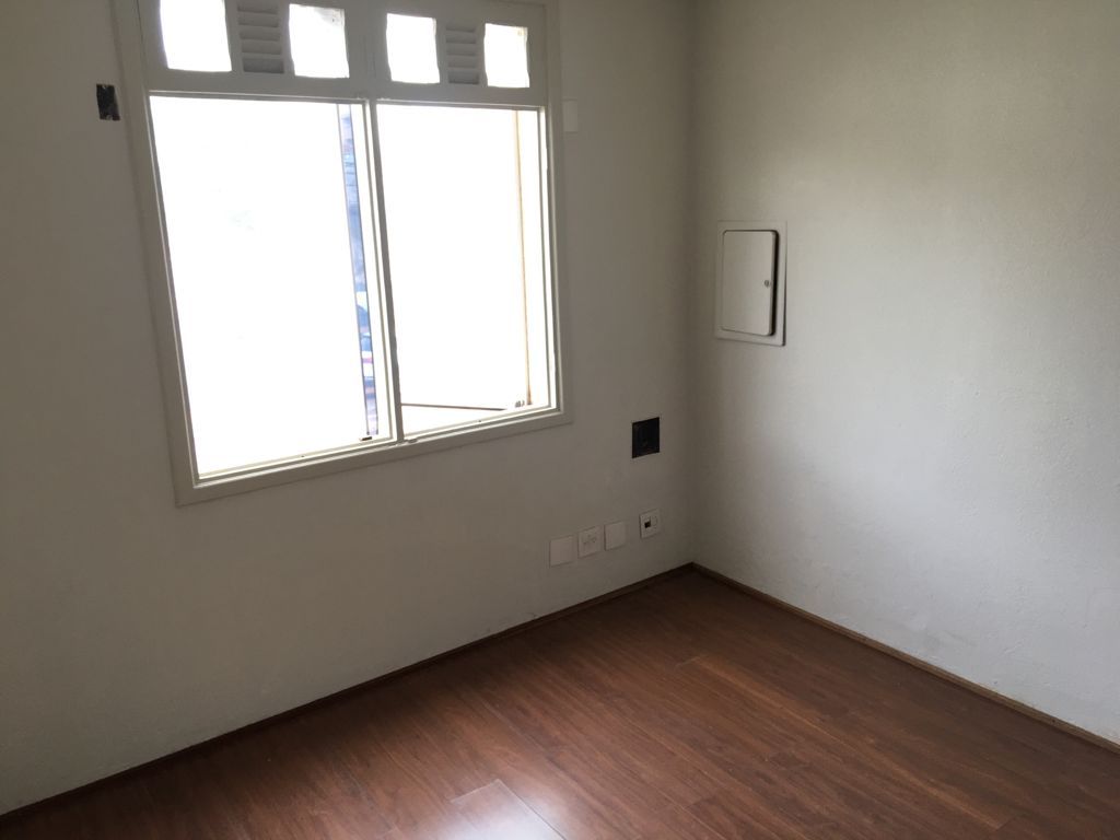 Casa para alugar com 3 quartos, 244m² - Foto 4