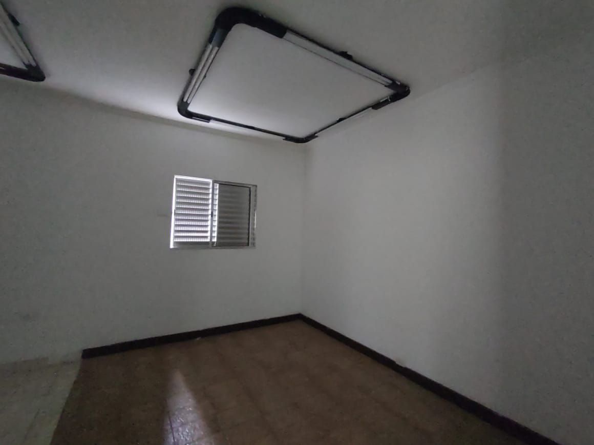 Casa Comercial à venda com 8 quartos, 267m² - Foto 13