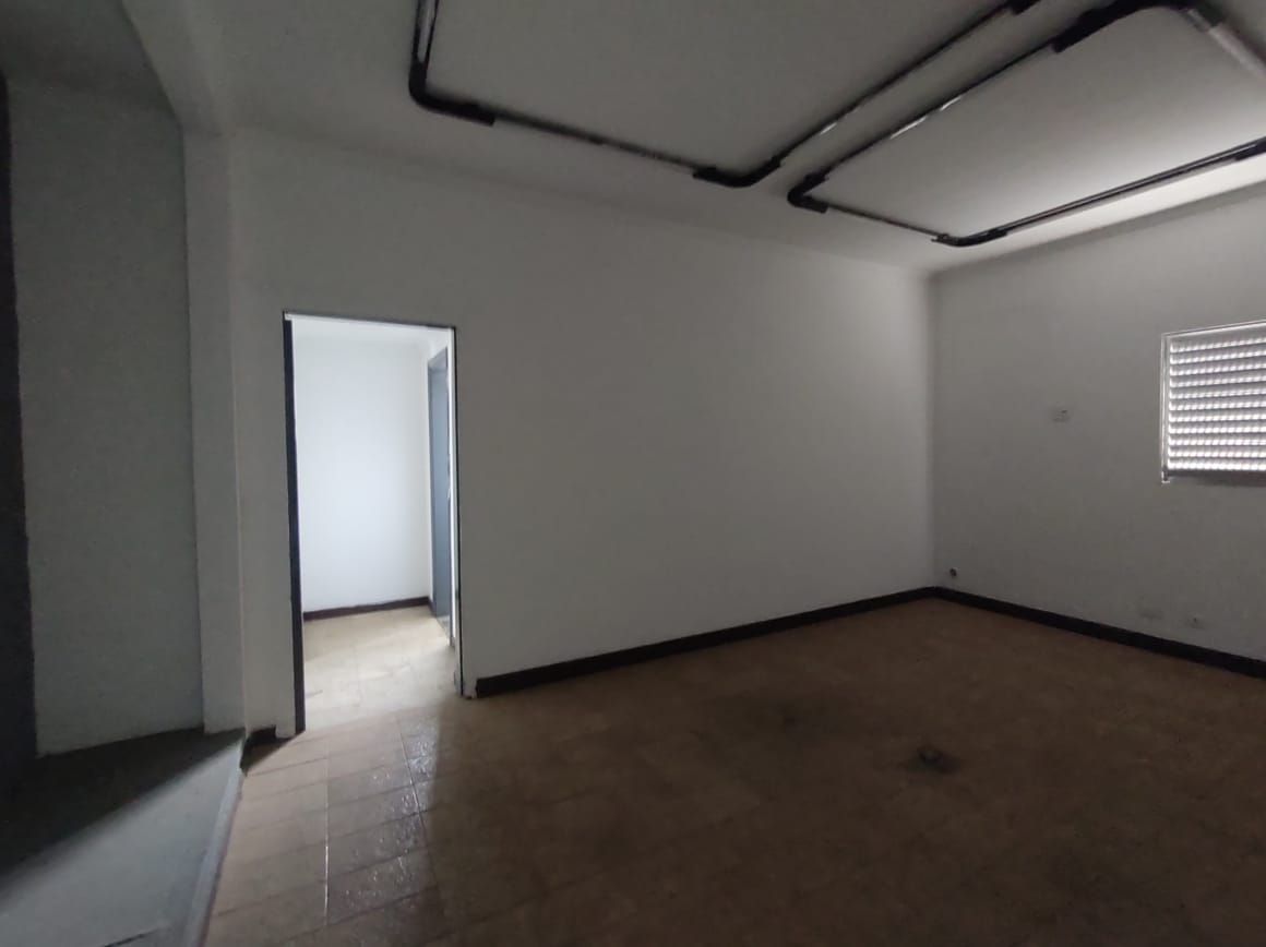 Casa Comercial à venda com 8 quartos, 267m² - Foto 14