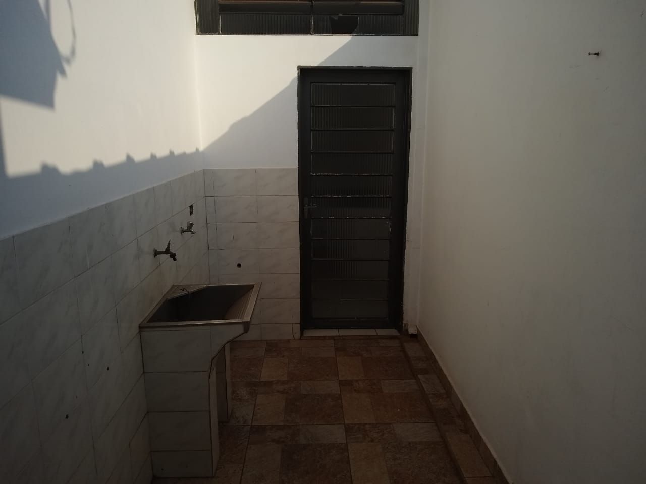 Casa para alugar com 2 quartos, 82m² - Foto 11