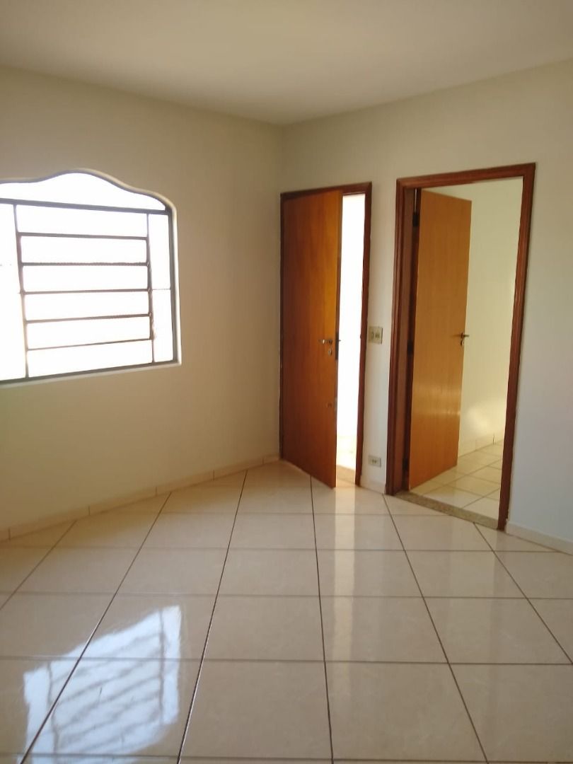 Casa para alugar com 2 quartos, 82m² - Foto 9