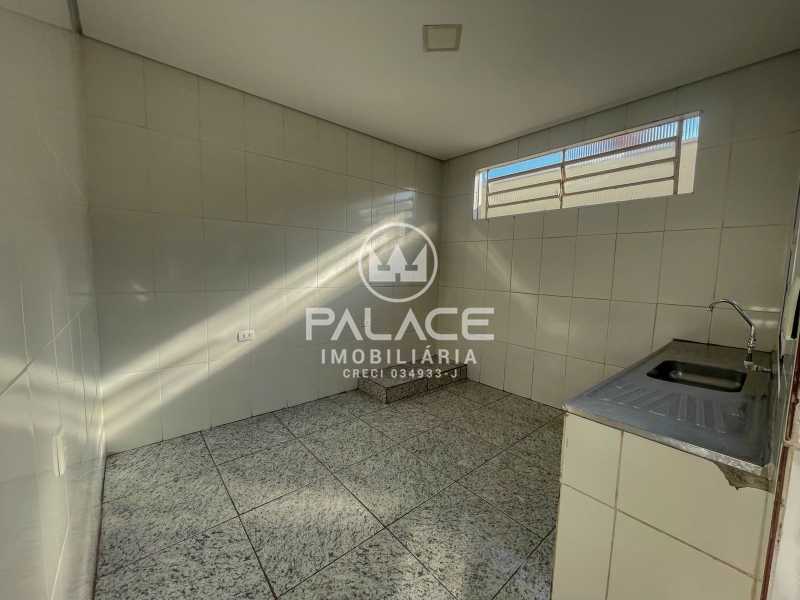 Casa para alugar com 2 quartos, 79m² - Foto 13