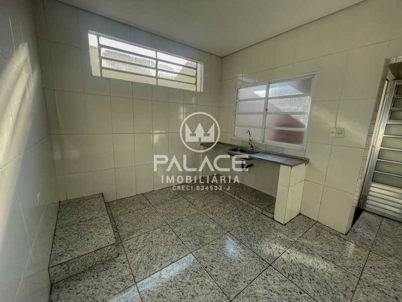 Casa para alugar com 2 quartos, 79m² - Foto 12