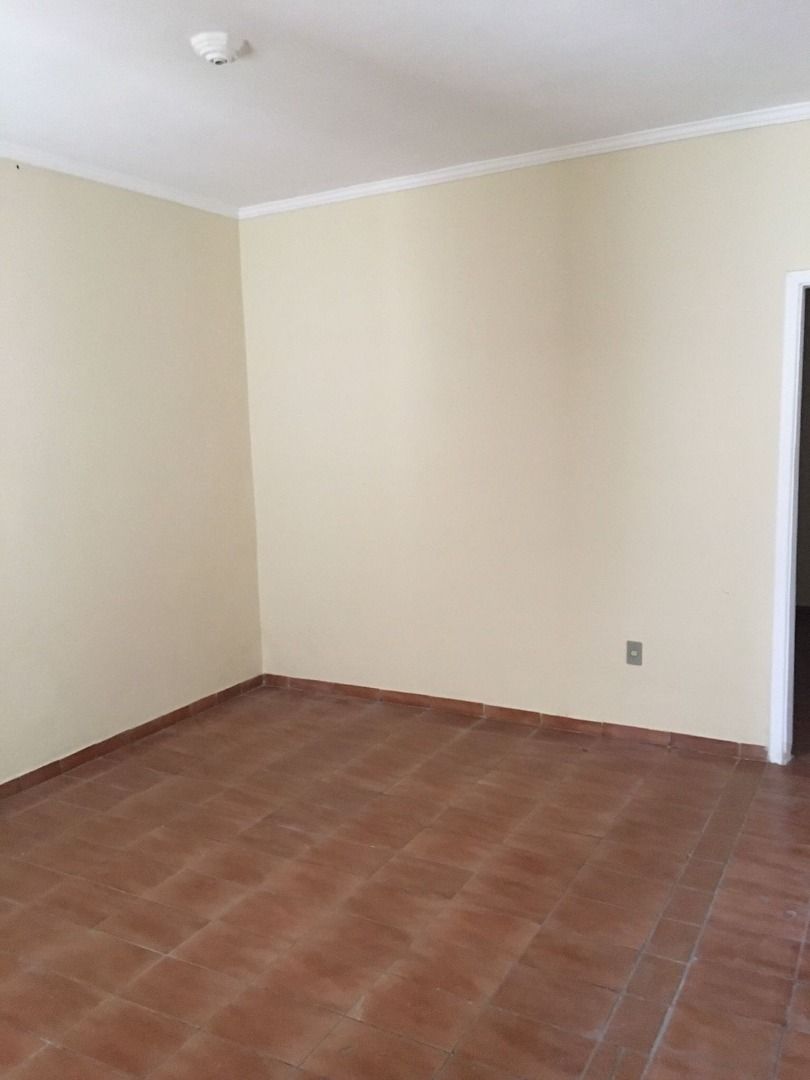 Casa para alugar com 1 quarto, 60m² - Foto 10