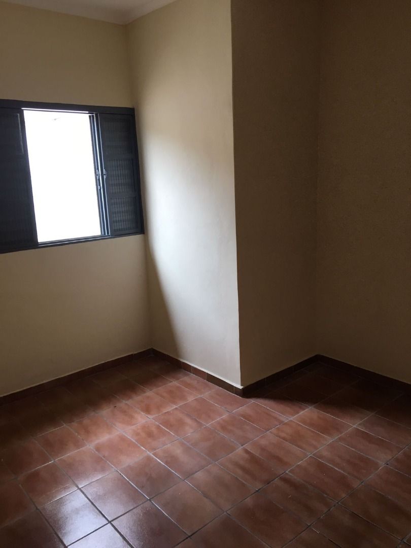 Casa para alugar com 1 quarto, 60m² - Foto 9