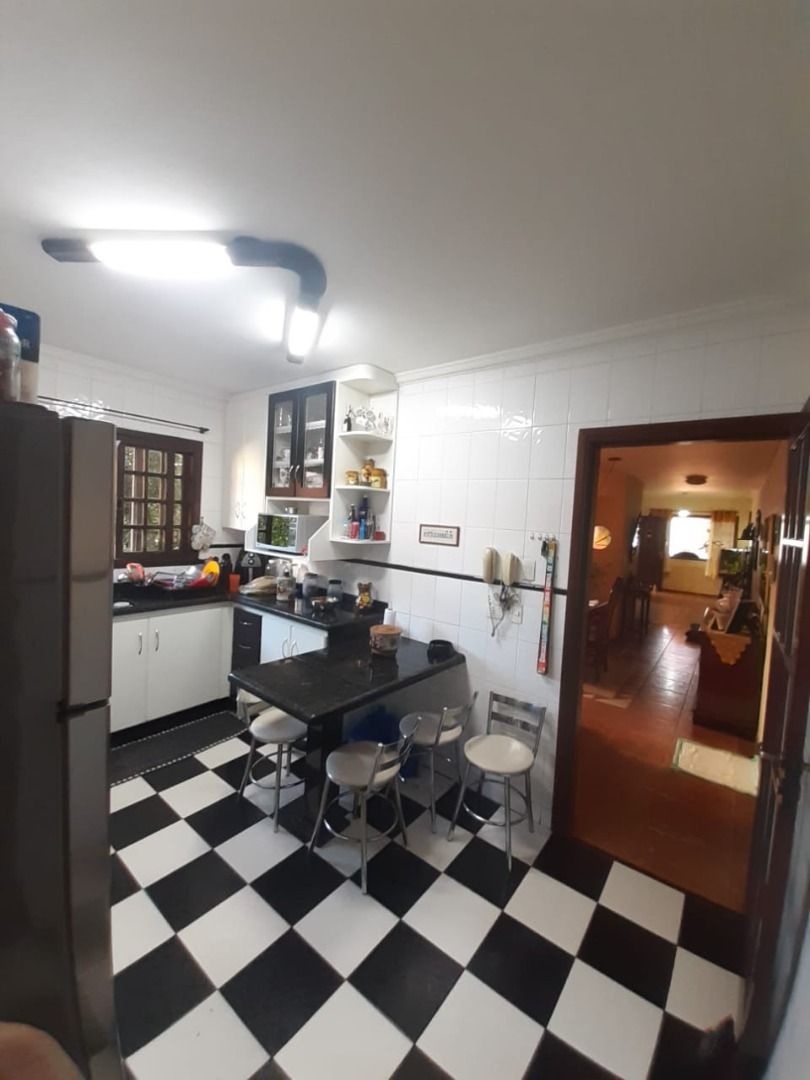 Casa de Condomínio à venda com 3 quartos, 250m² - Foto 15