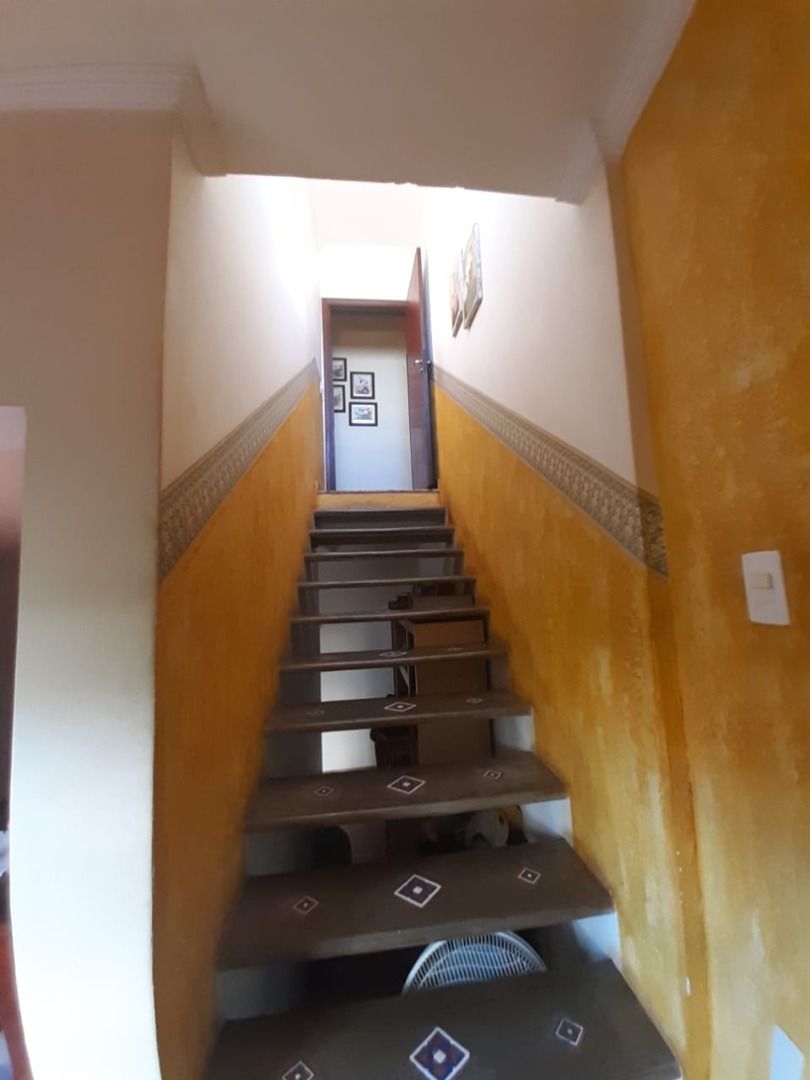 Casa de Condomínio à venda com 3 quartos, 250m² - Foto 18