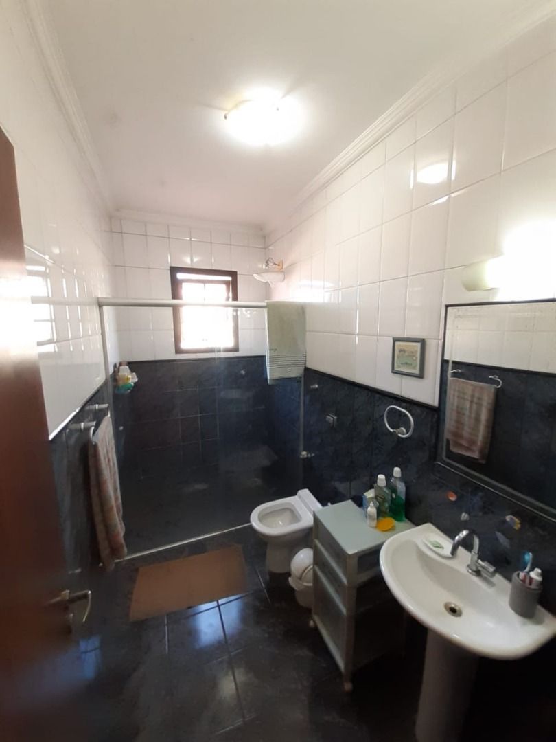 Casa de Condomínio à venda com 3 quartos, 250m² - Foto 26