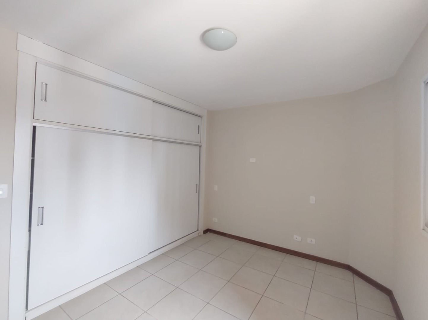 Apartamento para alugar com 3 quartos, 200m² - Foto 11