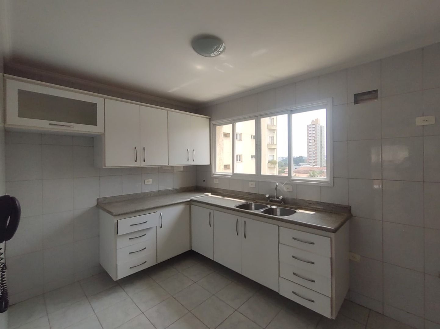 Apartamento para alugar com 3 quartos, 200m² - Foto 13