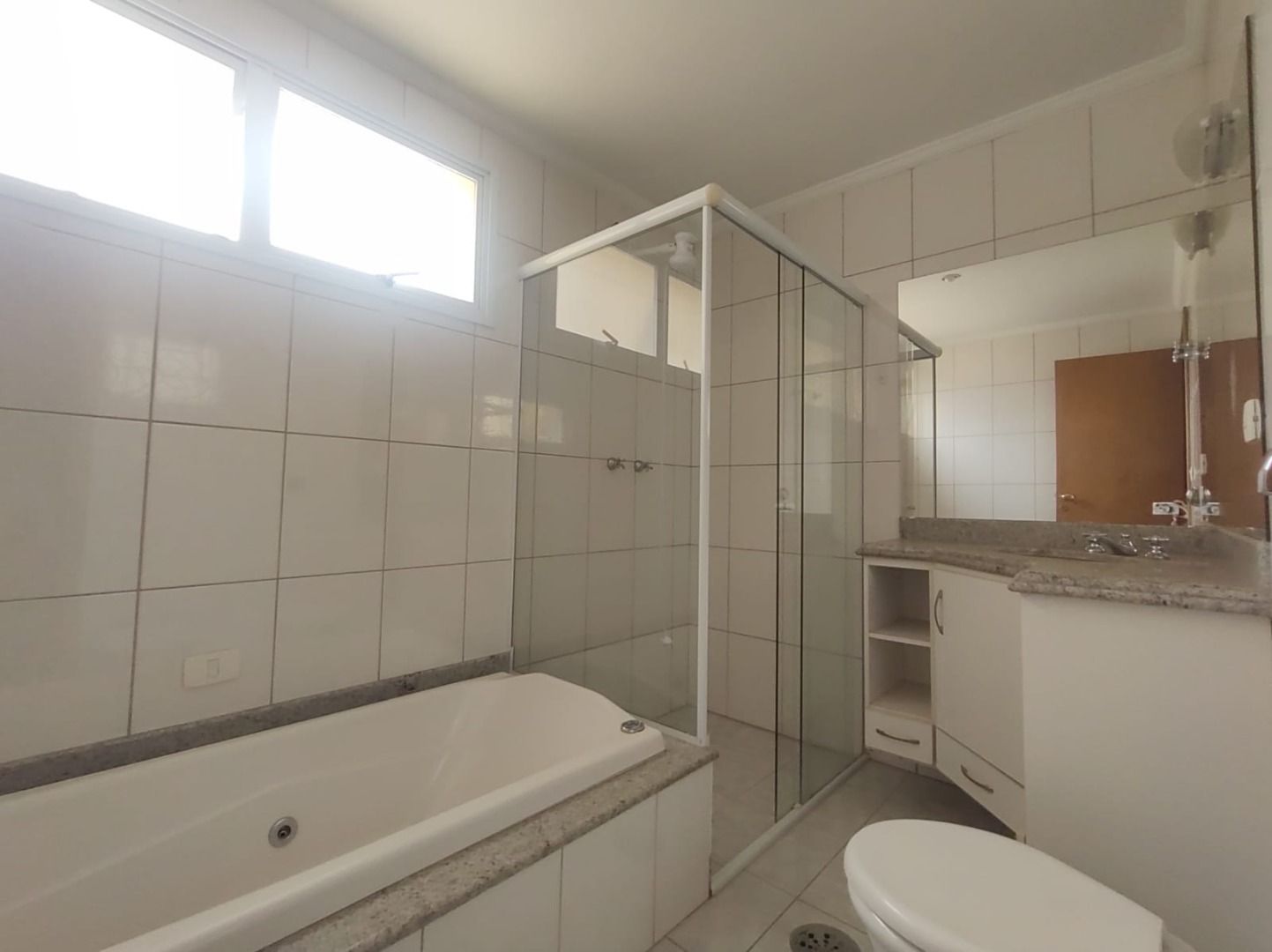 Apartamento para alugar com 3 quartos, 200m² - Foto 20