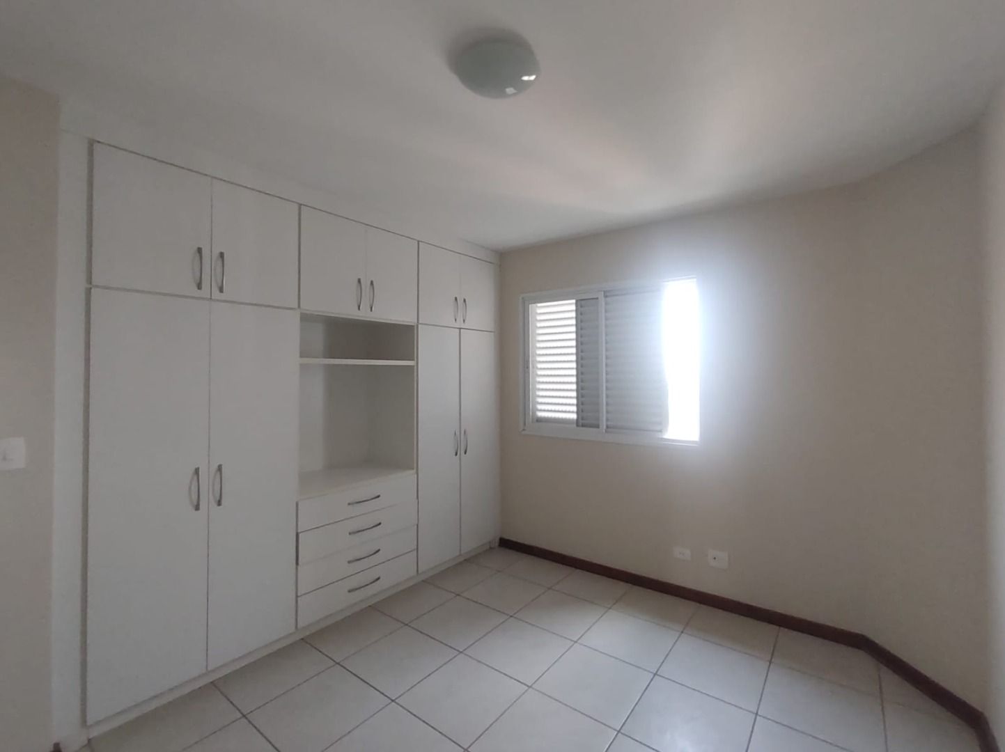 Apartamento para alugar com 3 quartos, 200m² - Foto 6