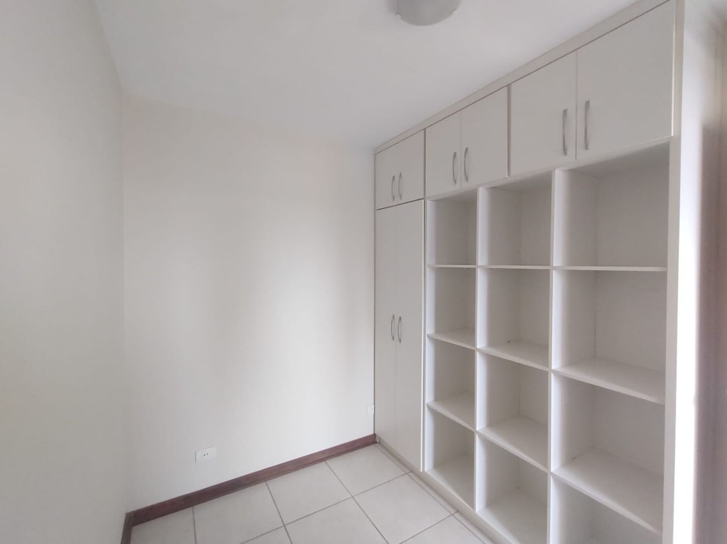 Apartamento para alugar com 3 quartos, 200m² - Foto 8