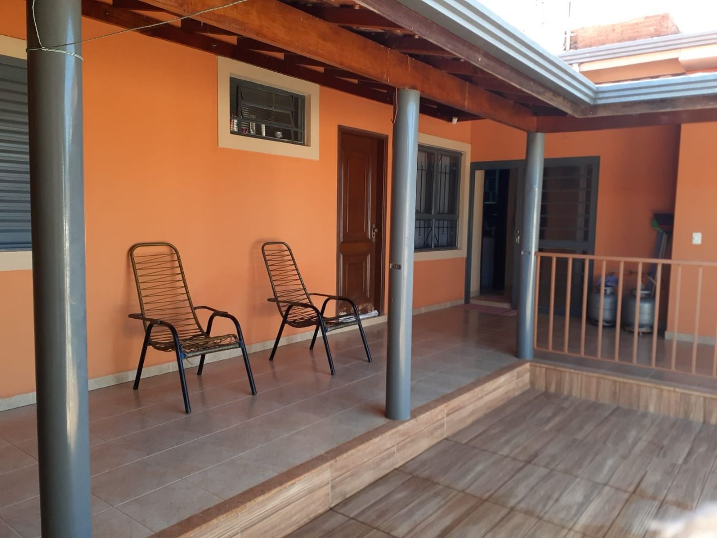 Casa à venda com 3 quartos, 130m² - Foto 2