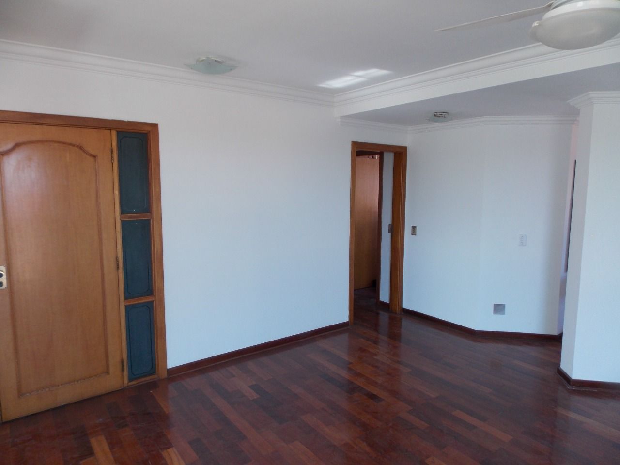 Apartamento à venda com 3 quartos, 147m² - Foto 9