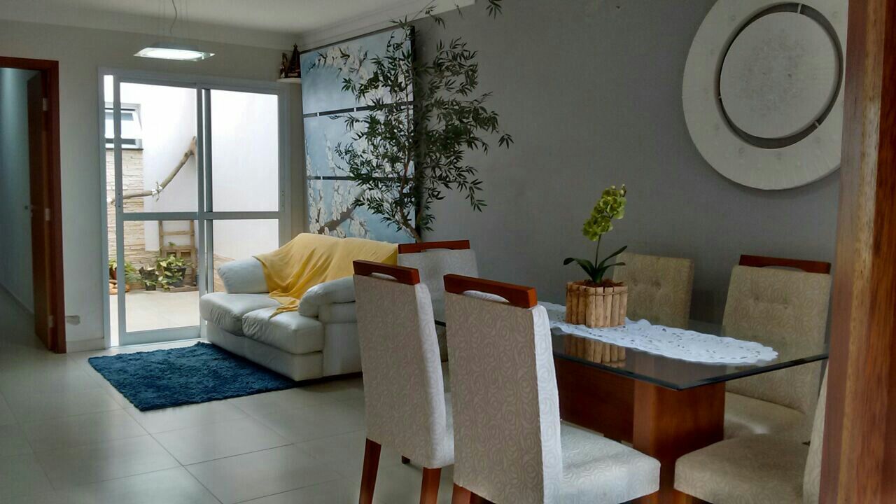 Casa à venda com 3 quartos, 235m² - Foto 1