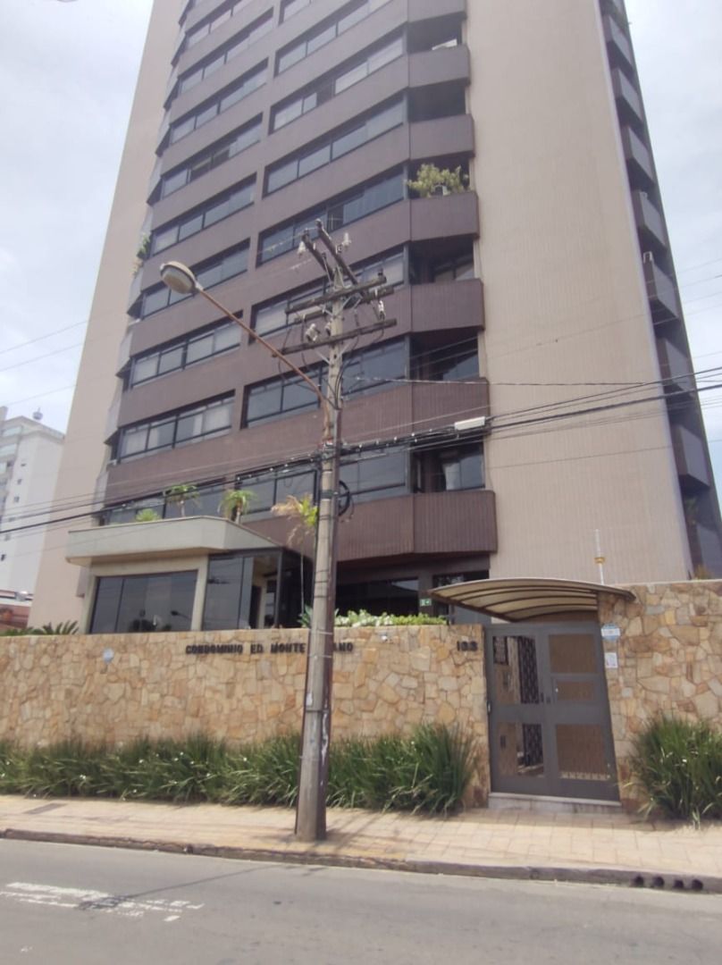 Apartamento à venda com 3 quartos, 220m² - Foto 1