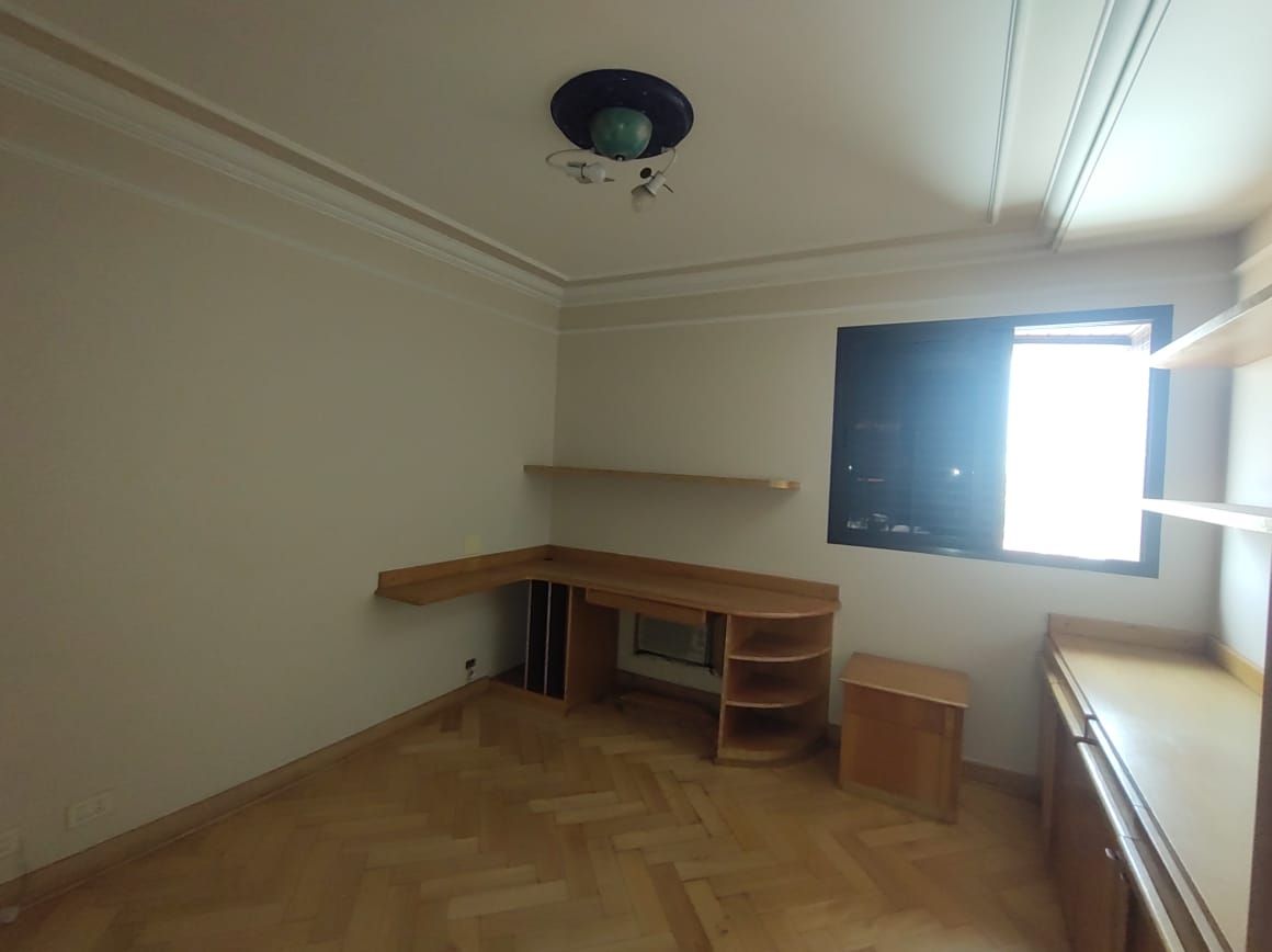 Apartamento à venda com 3 quartos, 220m² - Foto 11