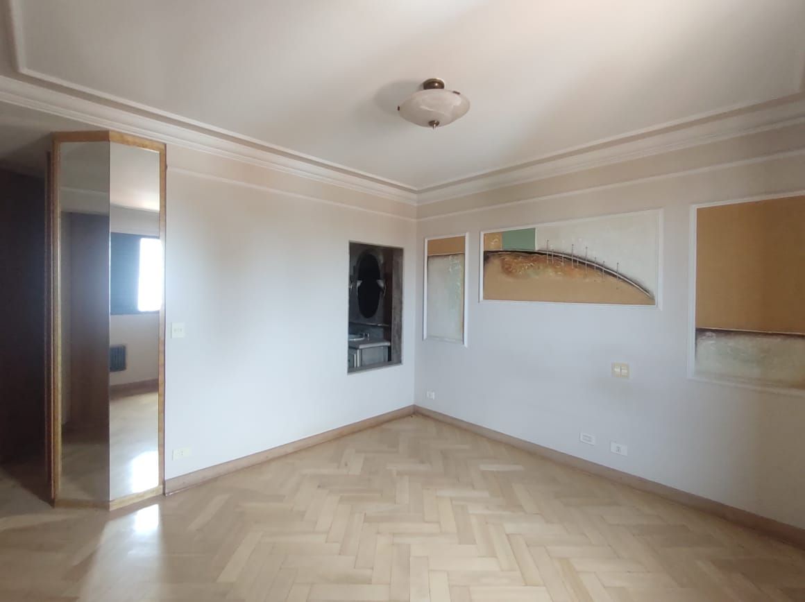 Apartamento à venda com 3 quartos, 220m² - Foto 2