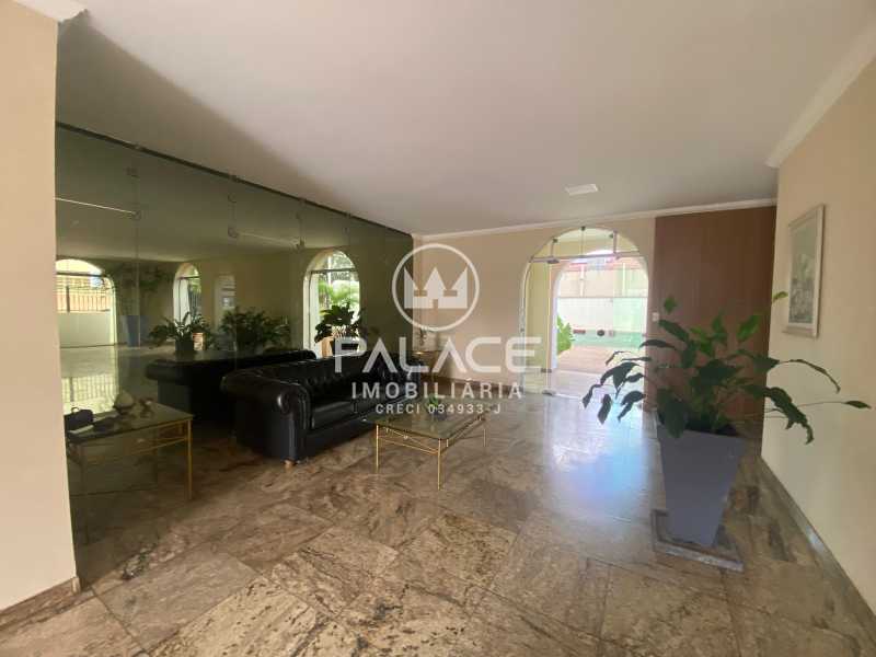 Apartamento para alugar com 4 quartos, 346m² - Foto 2