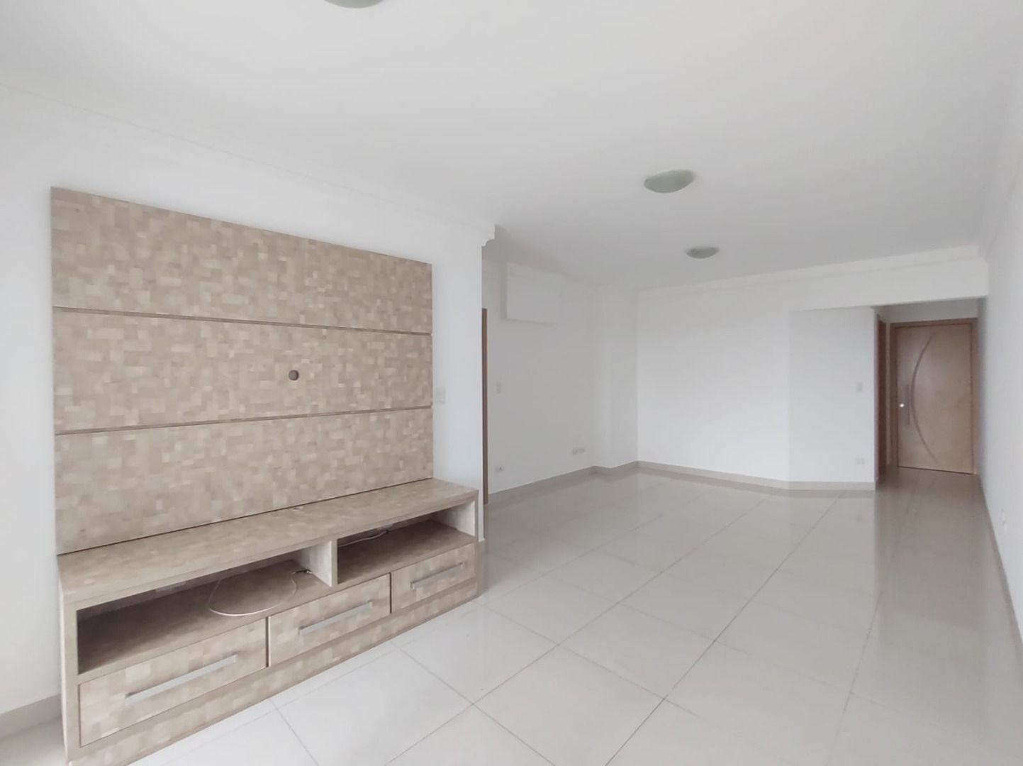 Apartamento para alugar com 3 quartos, 116m² - Foto 2