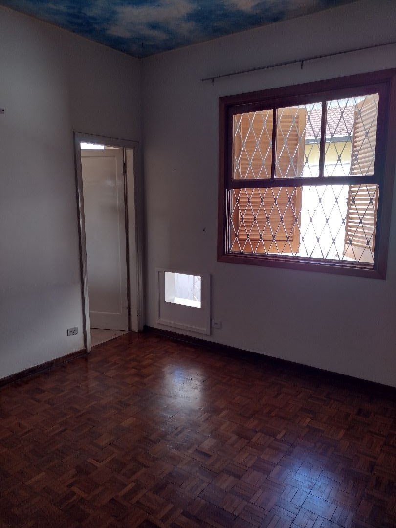 Casa Comercial à venda com 3 quartos, 232m² - Foto 10