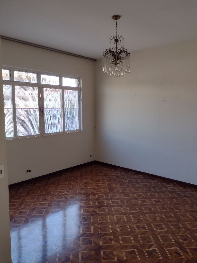 Casa Comercial à venda com 3 quartos, 232m² - Foto 3