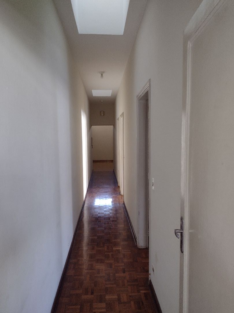 Casa Comercial à venda com 3 quartos, 232m² - Foto 4